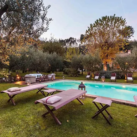 In With Pool & Tuscan Views Camaiore