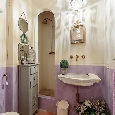 In With Pool & Tuscan Views Camaiore