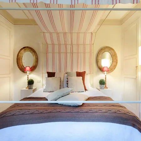 In With Pool & Tuscan Views Villa