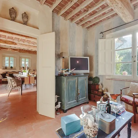 In With Pool & Tuscan Views * Camaiore