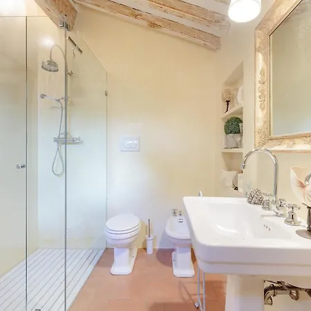 In With Pool & Tuscan Views