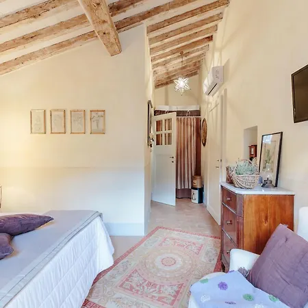 Villa In With Pool & Tuscan Views *