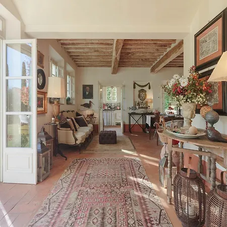 In With Pool & Tuscan Views Camaiore