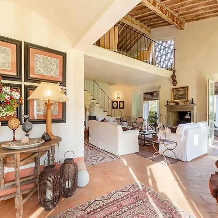 Villa In With Pool & Tuscan Views Camaiore