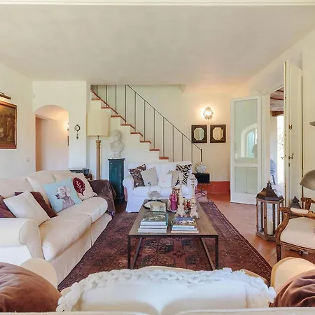 In With Pool & Tuscan Views *