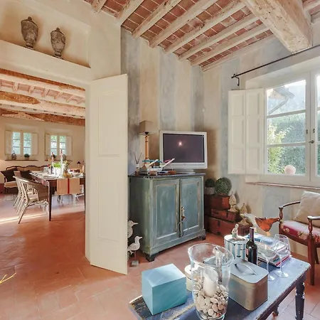 Villa In With Pool & Tuscan Views
