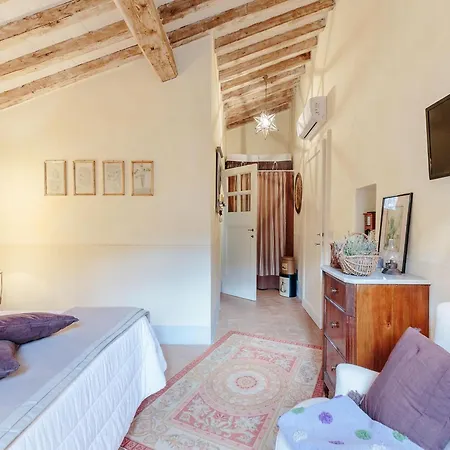 In With Pool & Tuscan Views Camaiore