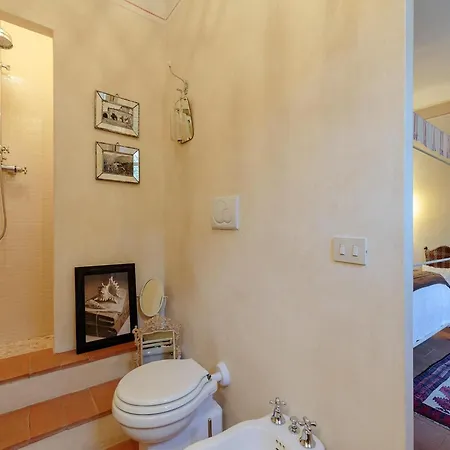 In With Pool & Tuscan Views Camaiore