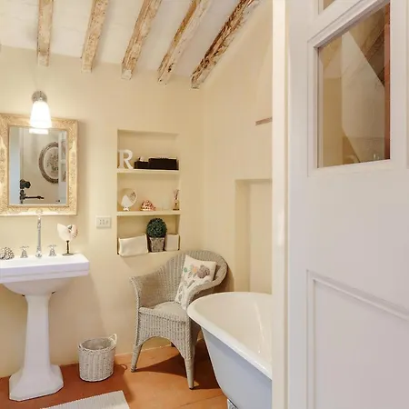 Villa In With Pool & Tuscan Views