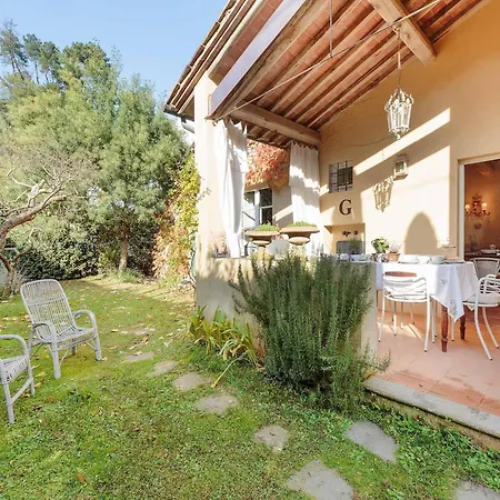 In With Pool & Tuscan Views Villa *